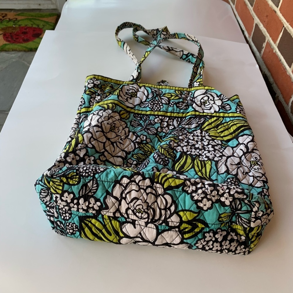 Vera Bradley tote - Picture 2 of 6